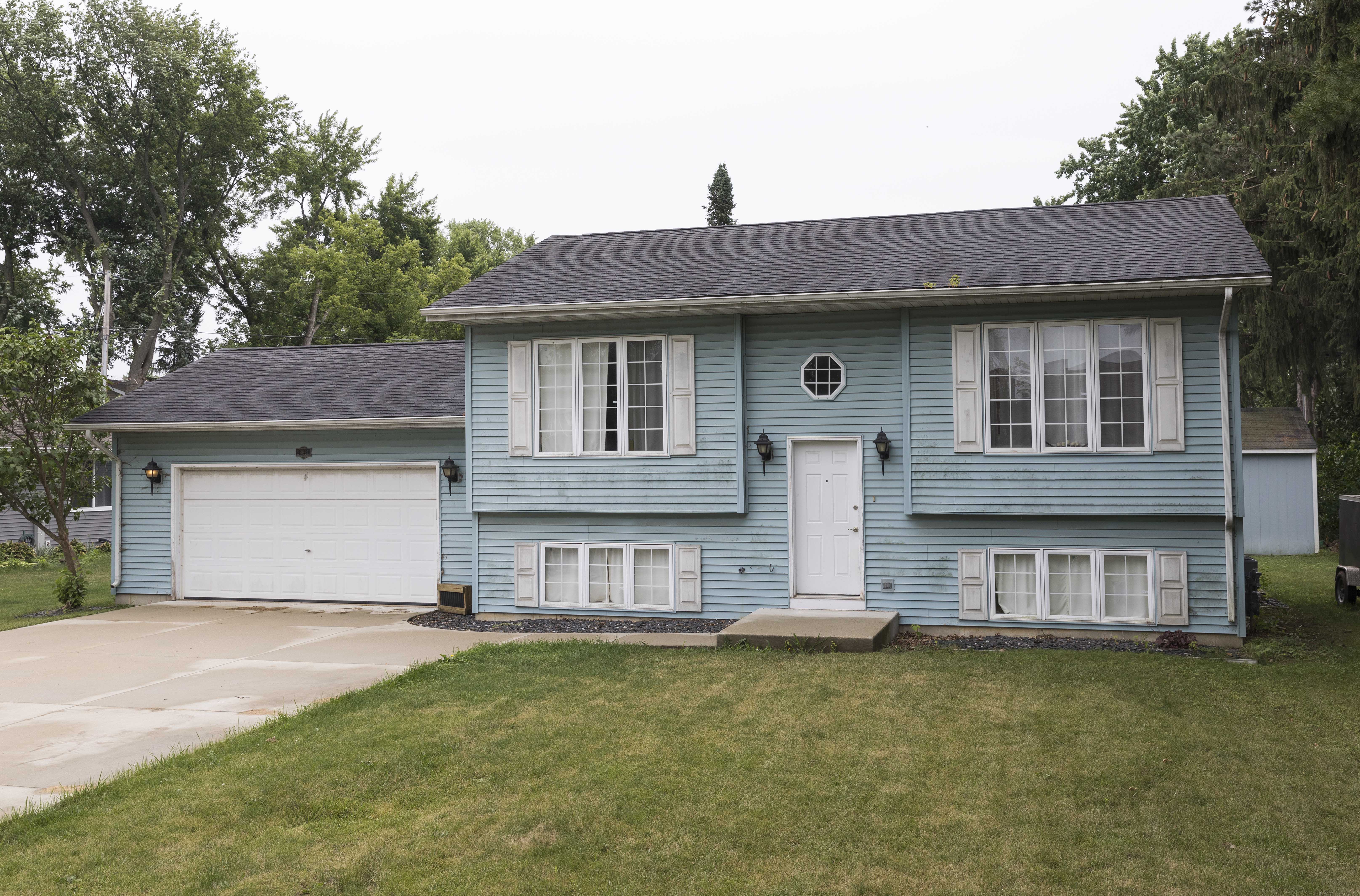 Chicago home - siding - before